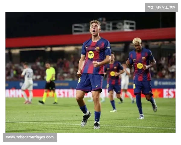 弗利克连发三次警告强调团队精神是巴萨成败关键 弗利克连发三次警告强调团队精神是巴萨成败关键