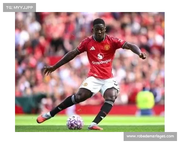 曼联收到三家英超俱乐部对梅努的询问 六家球队截止日前排队争夺 曼联收到三家英超俱乐部对梅努的询问 六家球队截止日前排队争夺